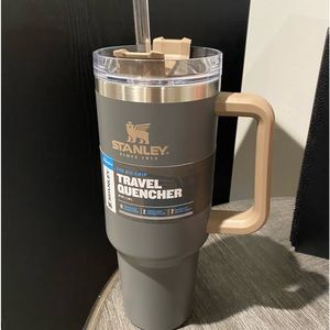 BNWT Coal Stanley 40 oz